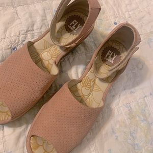 Fly London wedge rose gold